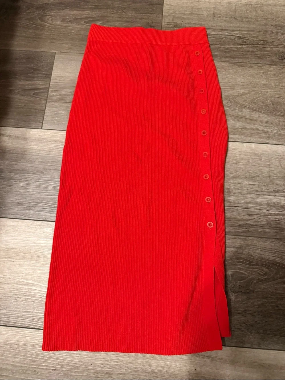 Lita by Ciara - Red Ribbed Button-Detail Midi Skirt